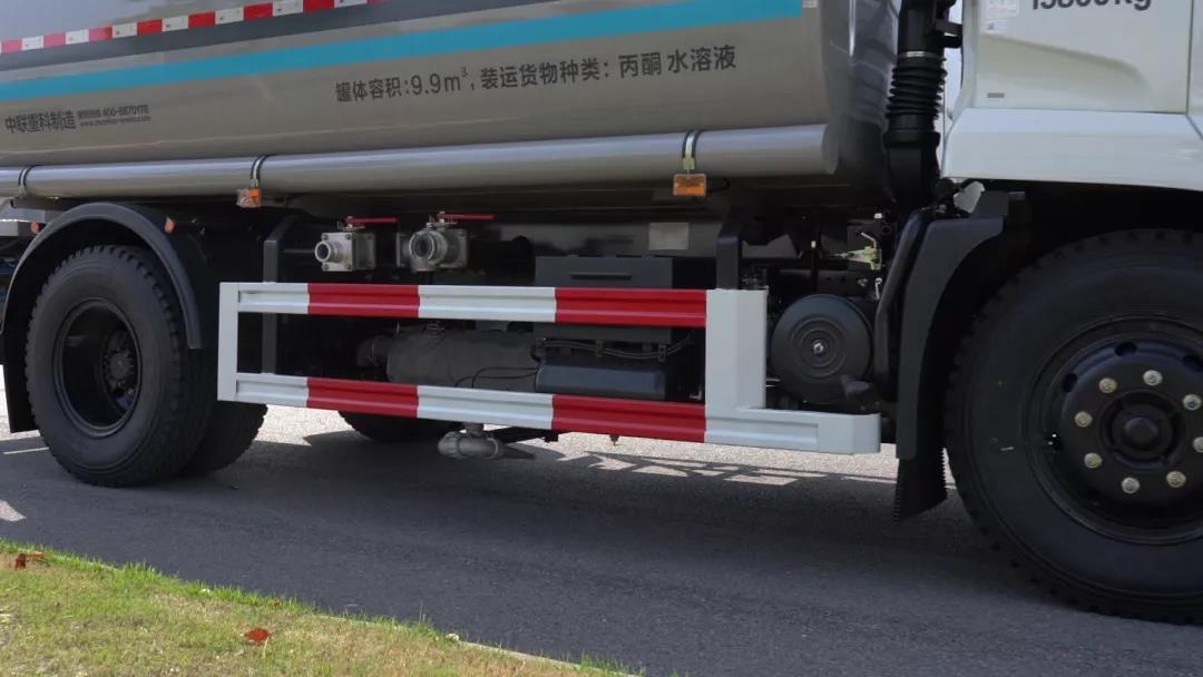 中標(biāo)環(huán)境灑水車