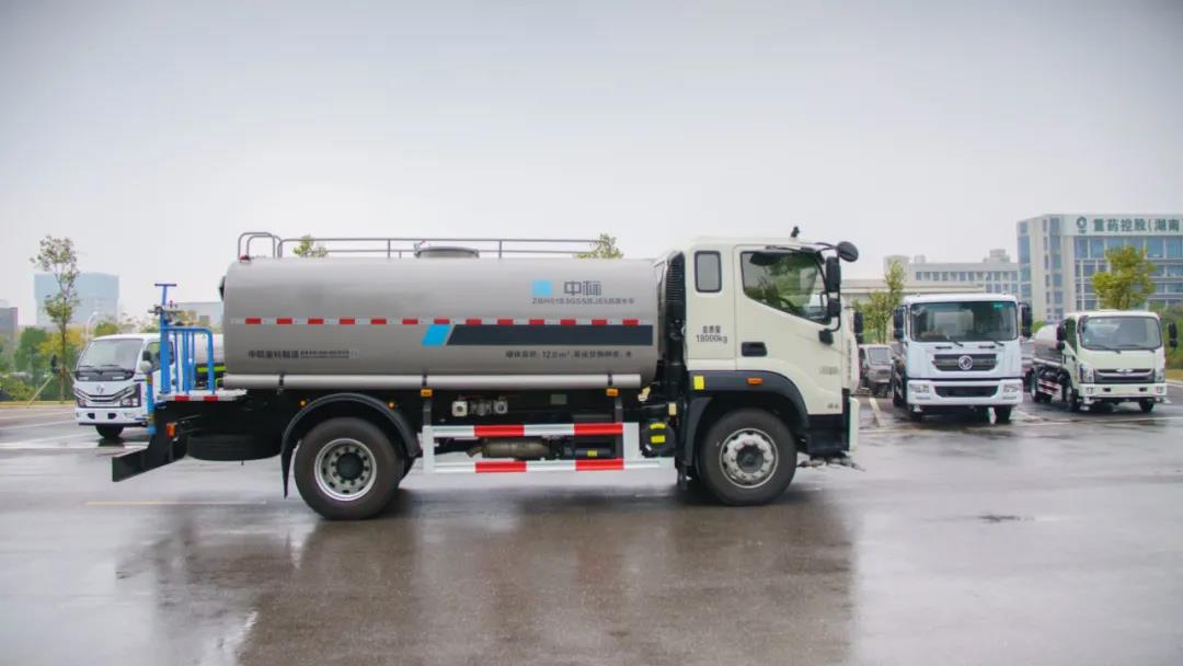 園林環(huán)衛(wèi)灑水車