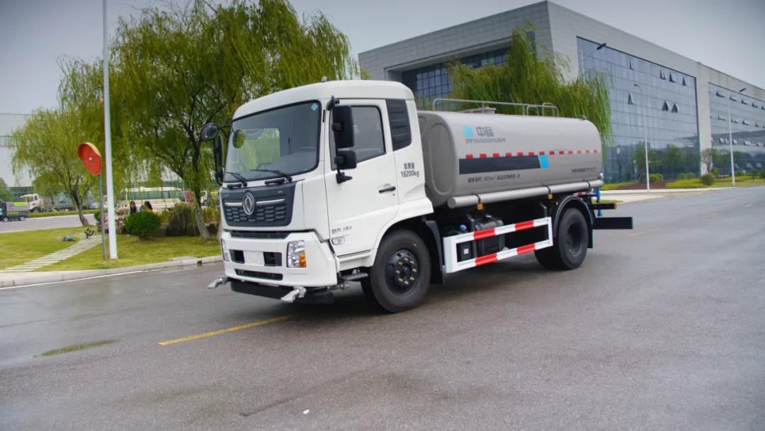 國六灑水車報價現(xiàn)在多少？哪個品牌好點？